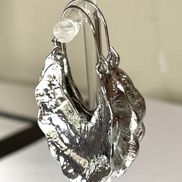 NEW Earrings Chunky Silver Molten Metal Crumpled Hoop Trending Jewelry JU24 - Picture 2 of 4